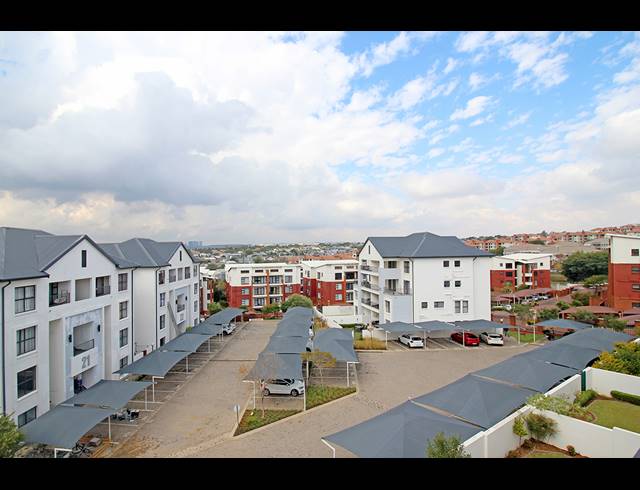 1 BEDROOM APARTMENT FOR SALE IN GREENSTONE HILL